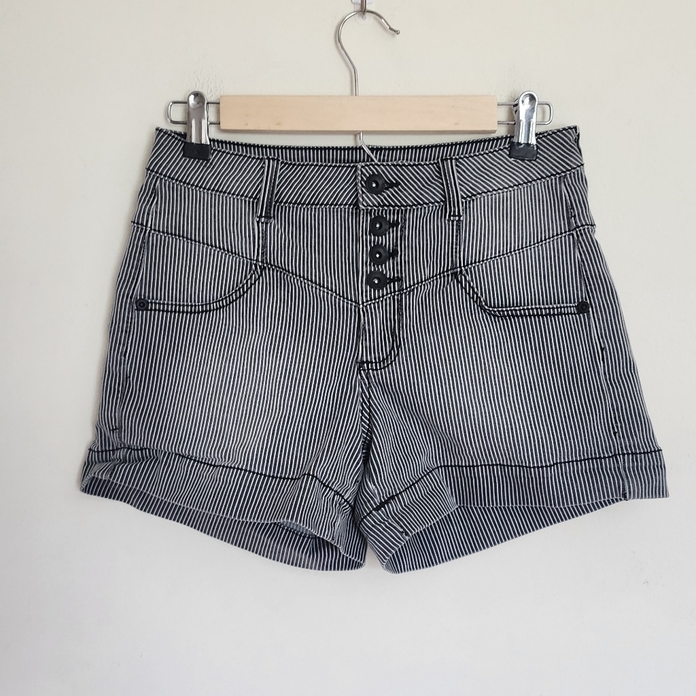 BlackHeart Pinstripe Button-fly High-Rise Shorts size 5